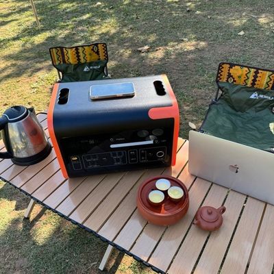 Kemping na zewnątrz Przenośna Elektrownia Elektrownia słoneczna 2048wh 2200W LiFePO4 bateria
