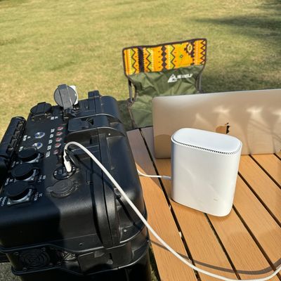 Przenośna elektrownia o nominalnej mocy 3840wh i ładowaniu paneli słonecznych o mocy 4000W