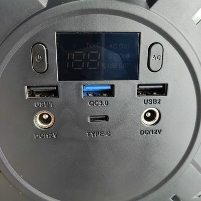 Przenośny generator słoneczny o mocy 200 W z USB1/USB2 do eksportu i nominalną mocą 173 Wh