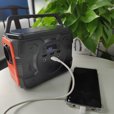 Przenośny generator słoneczny o mocy 200 W z USB1/USB2 do eksportu i nominalną mocą 173 Wh