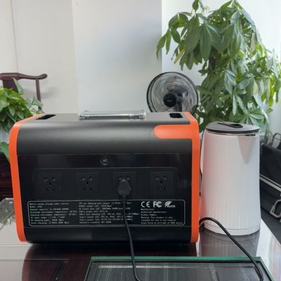 2400W2048wh System magazynowania energii Przenośna elektrownia Generator słoneczny Szybkie ładowanie 1500W Bezprzewodowy 15W