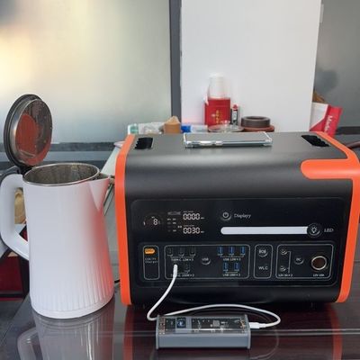 2000W magazynowanie energii/przenośny generator z ładowaniem samochodów słonecznych typ AC DC USB ładowanie AT22
