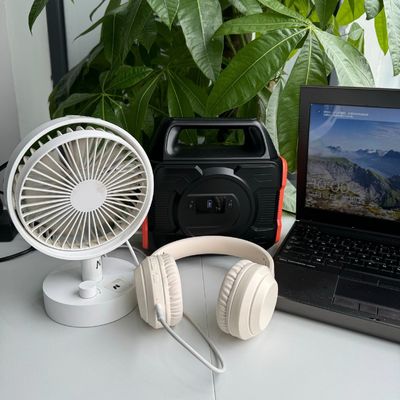 Wysokiej mocy 300W Balkon RV Generator magazynowania energii z oświetleniem LED Prąd mobilny AC wyjście S3