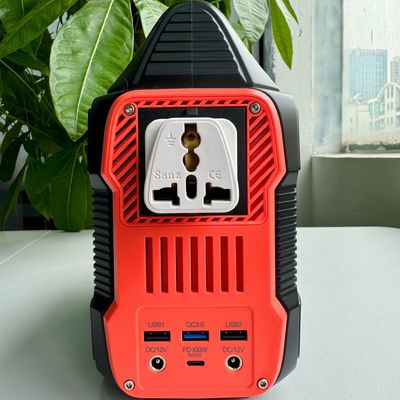 Wysokiej mocy 300W Balkon RV Generator magazynowania energii z oświetleniem LED Prąd mobilny AC wyjście S3