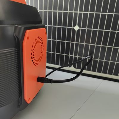 Rynek Ameryki Północnej Wielofunkcyjny generator słoneczny 600W/576wh z silnymi światłami LED