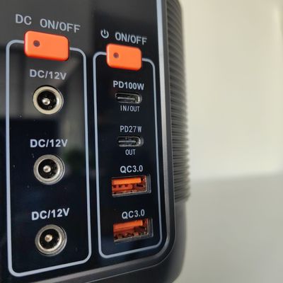 Rynek Ameryki Północnej Wielofunkcyjny generator słoneczny 600W/576wh z silnymi światłami LED