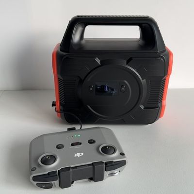 Kemping na zewnątrz Przenośny generator słoneczny S3 z elektrownią litową o mocy 300 W