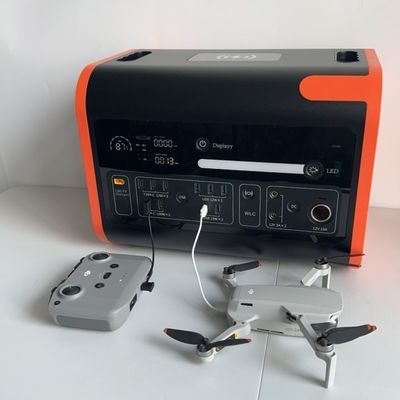 Czysta przenośna elektrownia fal sinowych 2200W/2048wh dla zewnętrznych nagłych wypadków gorąca pomarańcza