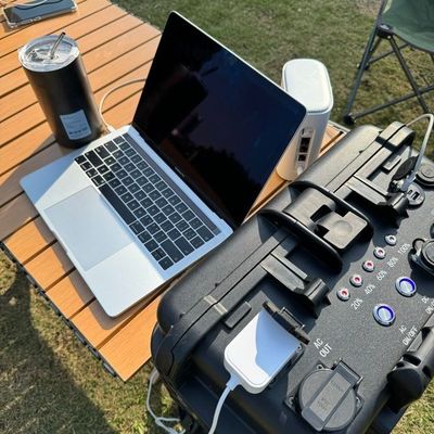 Zewnętrzna awaryjna 3000W przenośna elektrownia słoneczna o napięciu wyjściowym 220V±5%
