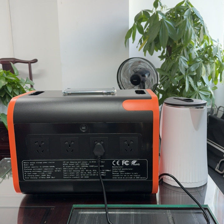 100W Typ C Wyjście 2200W Generator słoneczny do obozowania na zewnątrz i zasilania awaryjnego