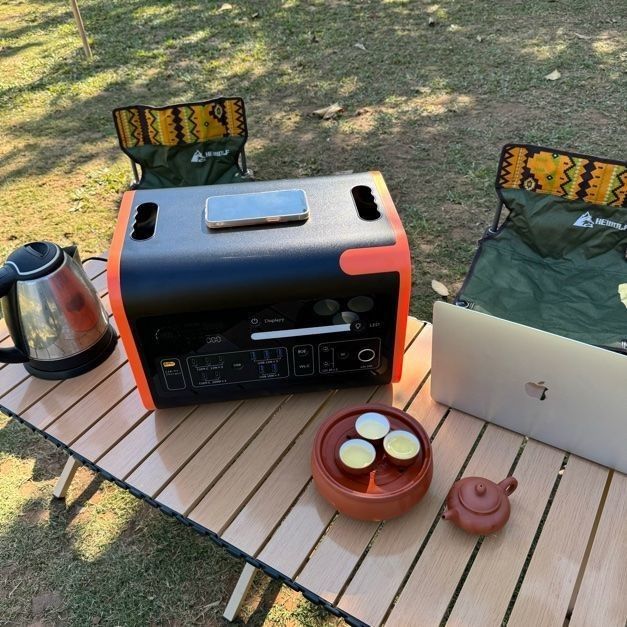 Bezprzewodowe ładowanie 600W 2200W Przenośna elektrownia słoneczna All-in-One do ratownictwa medycznego