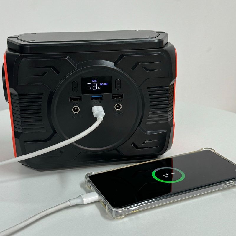 Rynek Europy Generator wiatrowy słoneczny 200W Moc magazynowania energii do obozowania i awarii