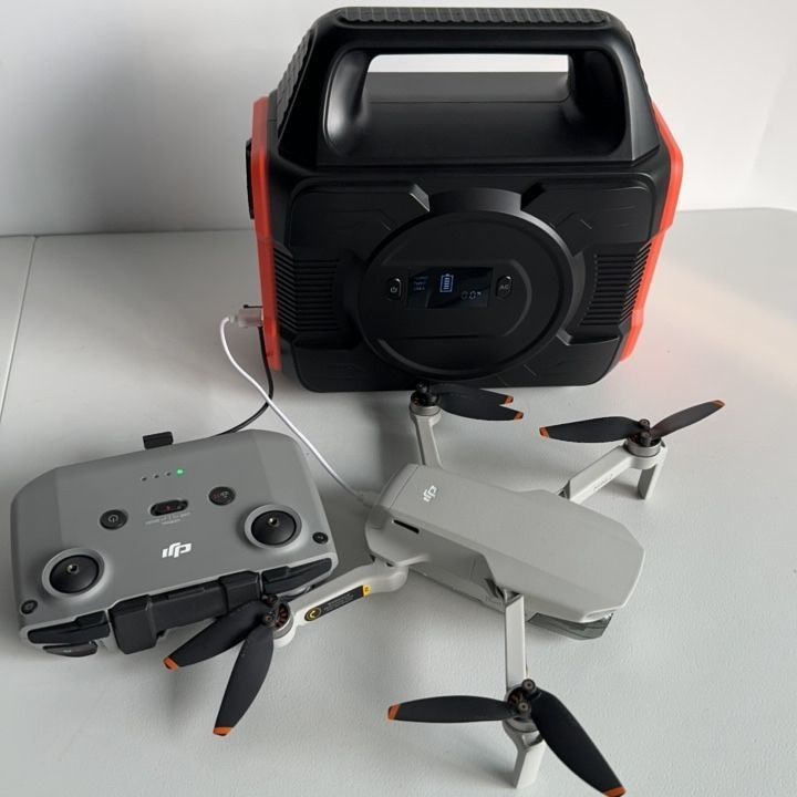 Przenośna mobilna elektrownia słoneczna 300W/600W/2200W ładowarka USB z wyjmowaną baterią