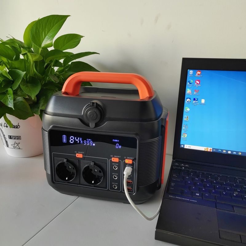Rynek Ameryki Północnej Wielofunkcyjny generator słoneczny 600W/576wh z silnymi światłami LED