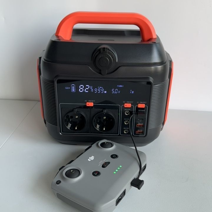 Typ C Wyjście Pd100W Pd27W S6 LiFePO4 576wh Przenośna stacja zasilania na zewnątrz