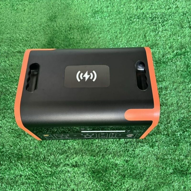 LiFePO4 2200W przenośny generator słoneczny z bezprzewodowym ładowaniem do zewnętrznej elektrowni awaryjnej