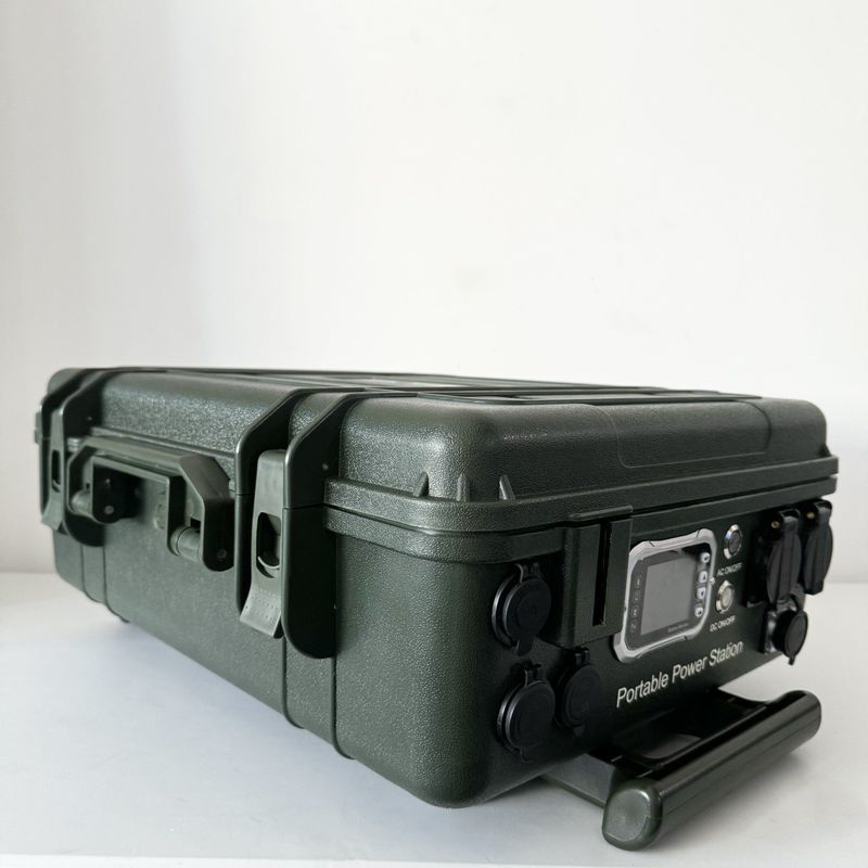 DC58.8V 3000W 6000W 7000W Przenośna elektrownia wiatrowa słoneczna z baterią LiFePO4